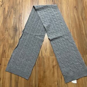 NWT Brooks Brothers Gray Cable Knit Scarf